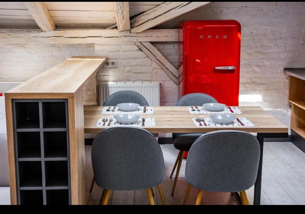 Romari Площа Ринок 29 Apartman Lviv Kültér fotó