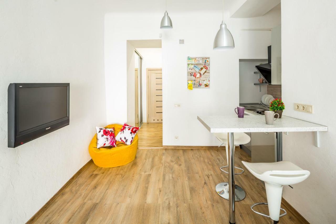 Romari Площа Ринок 29 Apartman Lviv Kültér fotó